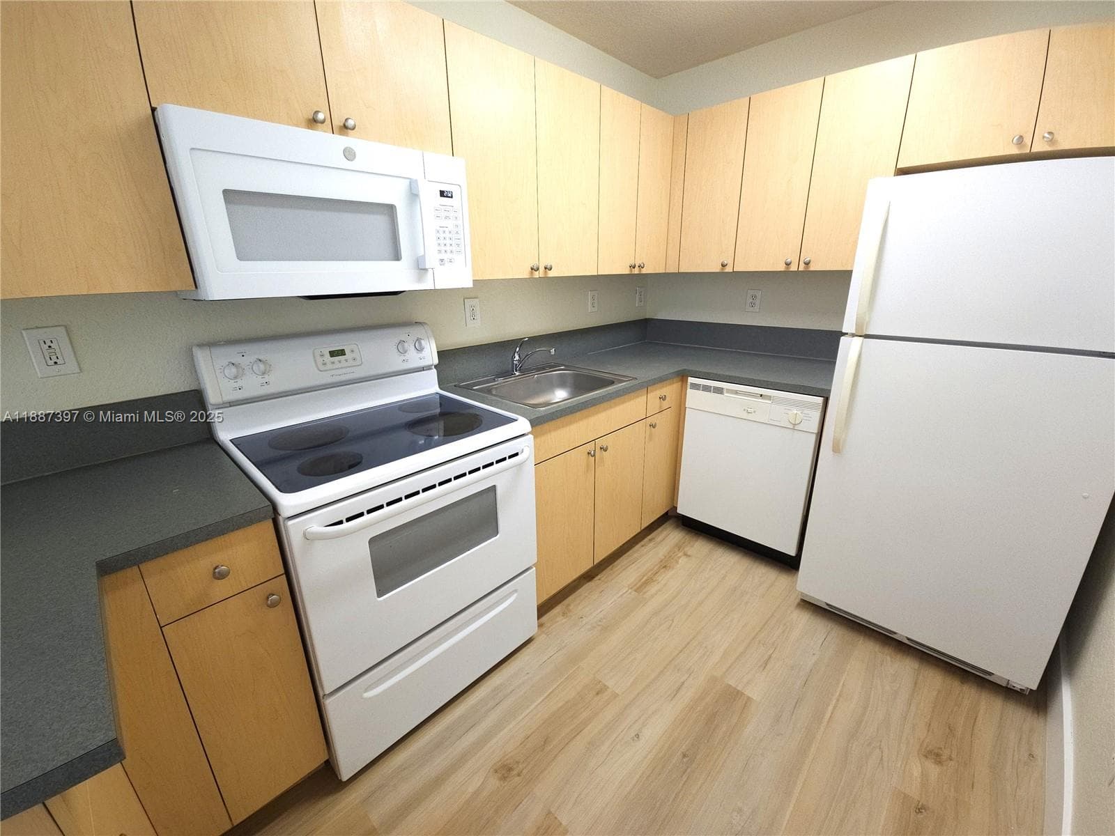 437 SW 7th St # 201, Miami FL 33130 — 7