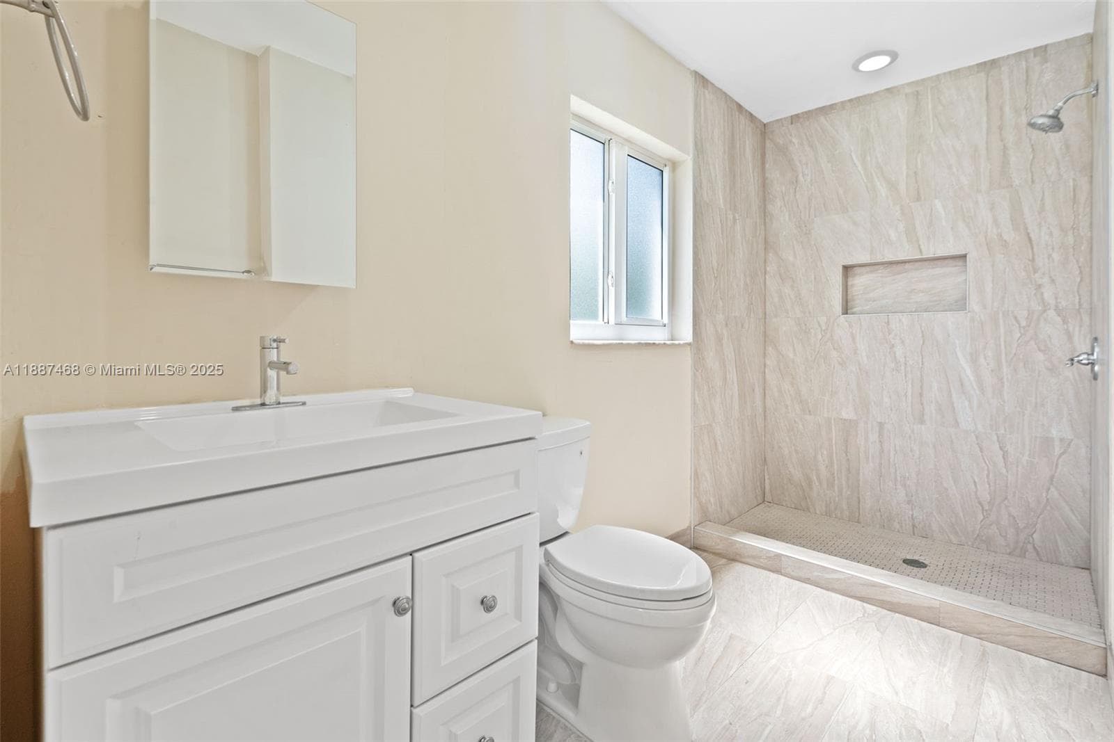 573 Palmetto Dr, Miami Springs FL 33166 — 16