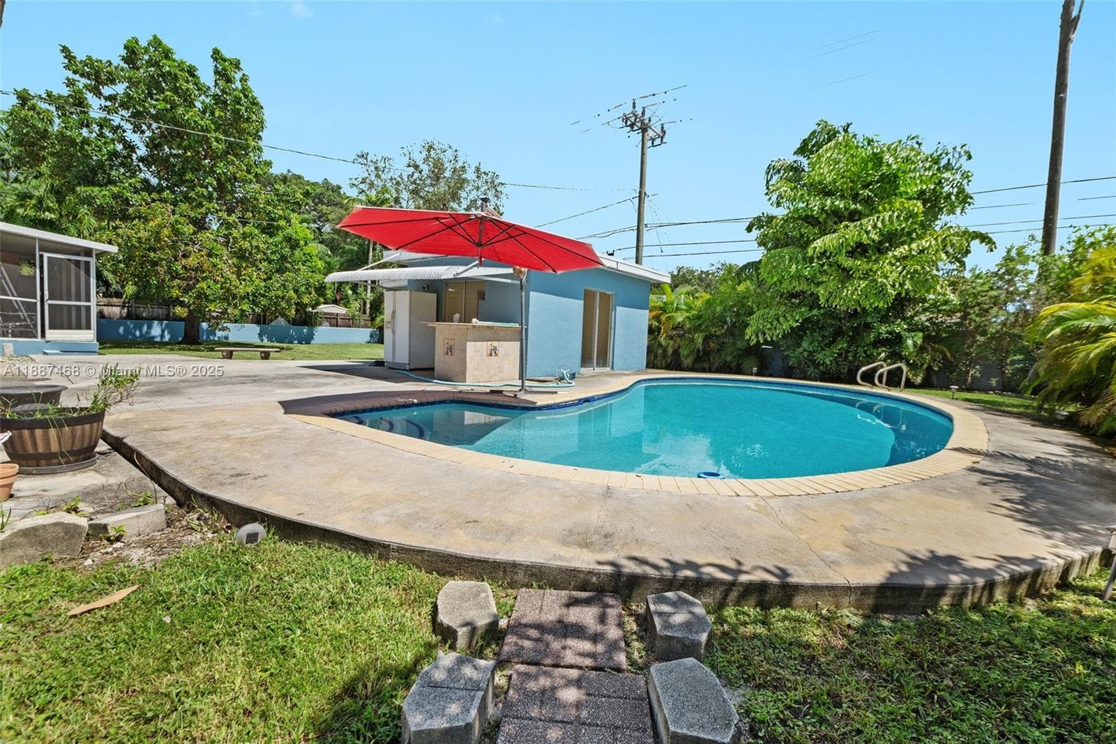 573 Palmetto Dr, Miami Springs FL 33166 — 26