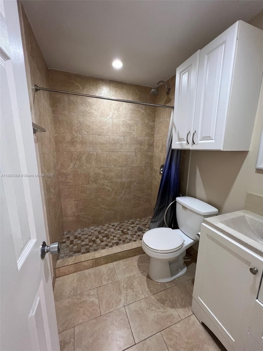 573 Palmetto Dr, Miami Springs FL 33166 — 34