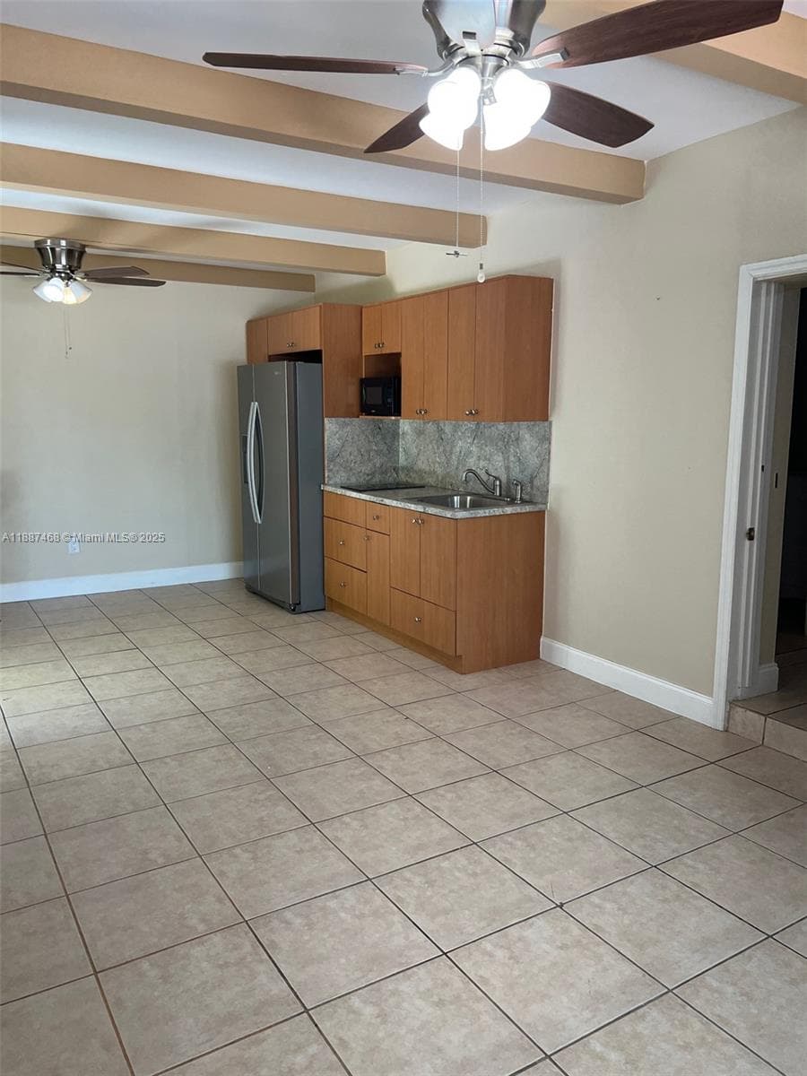 573 Palmetto Dr, Miami Springs FL 33166 — 35