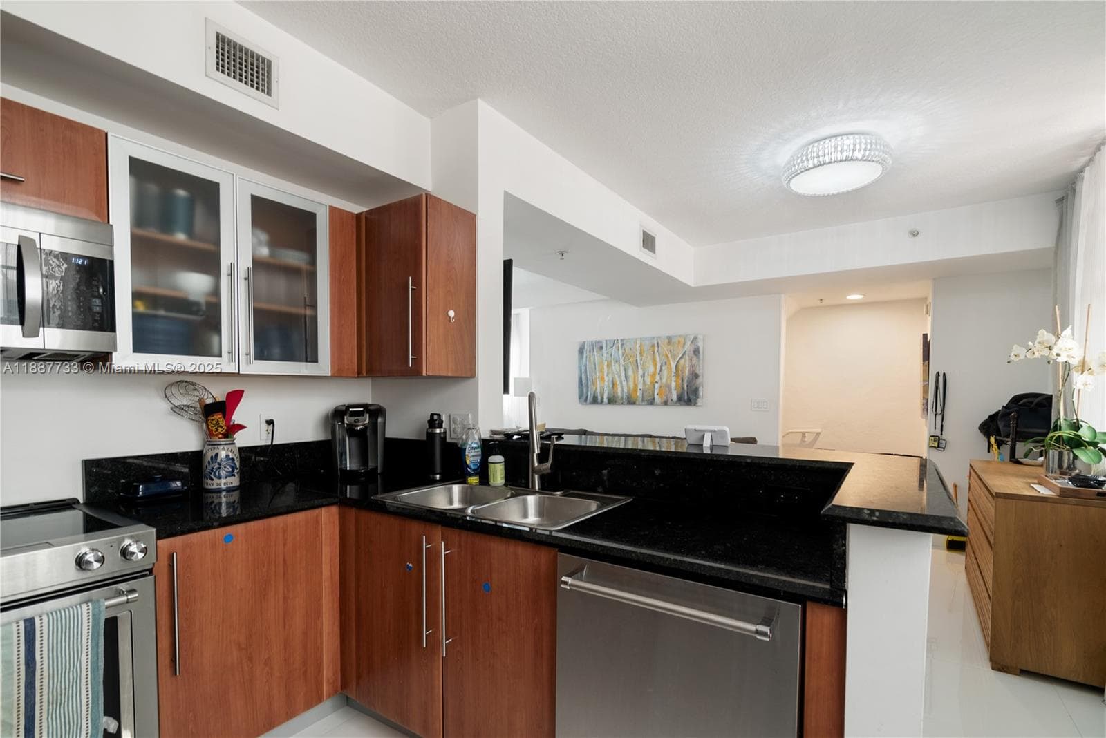 3232 SW 22nd Ter # 115, Miami FL 33145 — 6