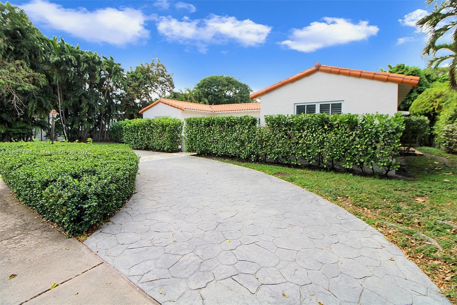 1110 Wallace St, Coral Gables FL 33134 — 2