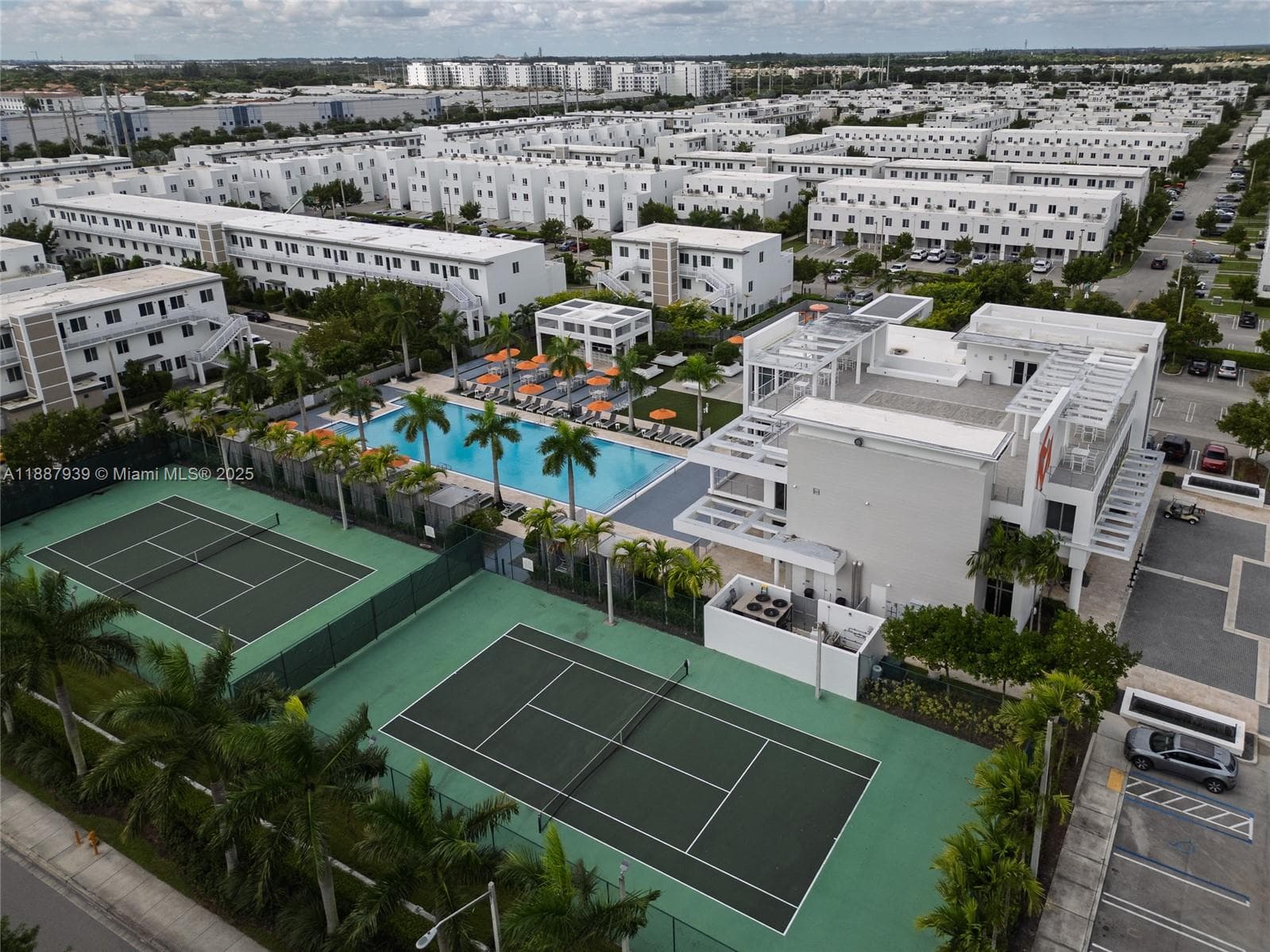 10354 NW 64th St, Doral FL 33178 — 33