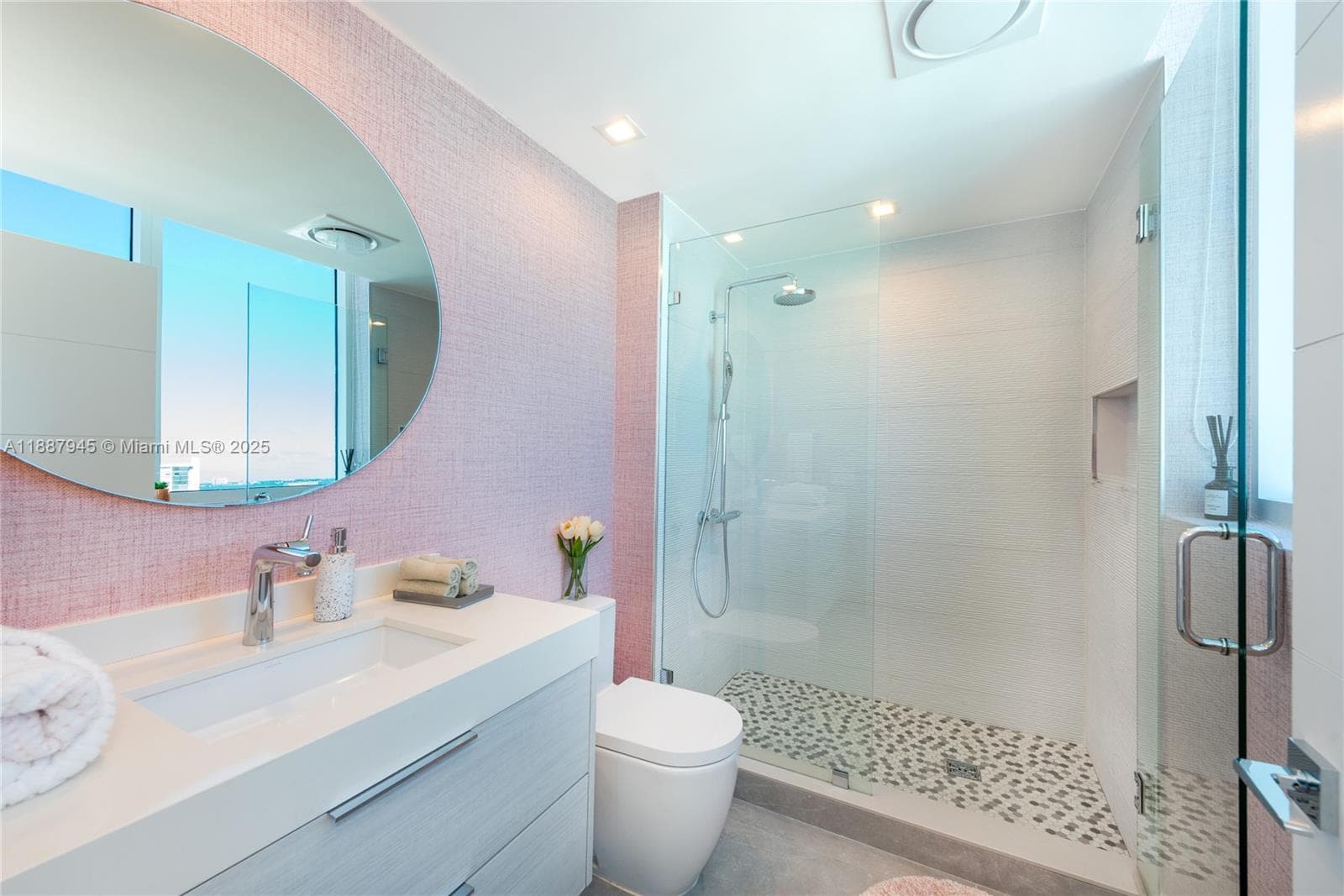 3801 Collins Ave # 1502, Miami Beach FL 33140 — 26