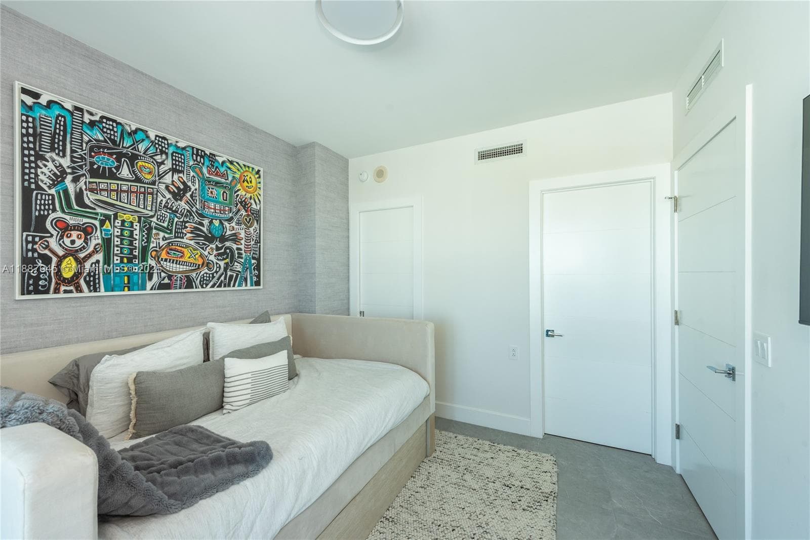 3801 Collins Ave # 1502, Miami Beach FL 33140 — 28