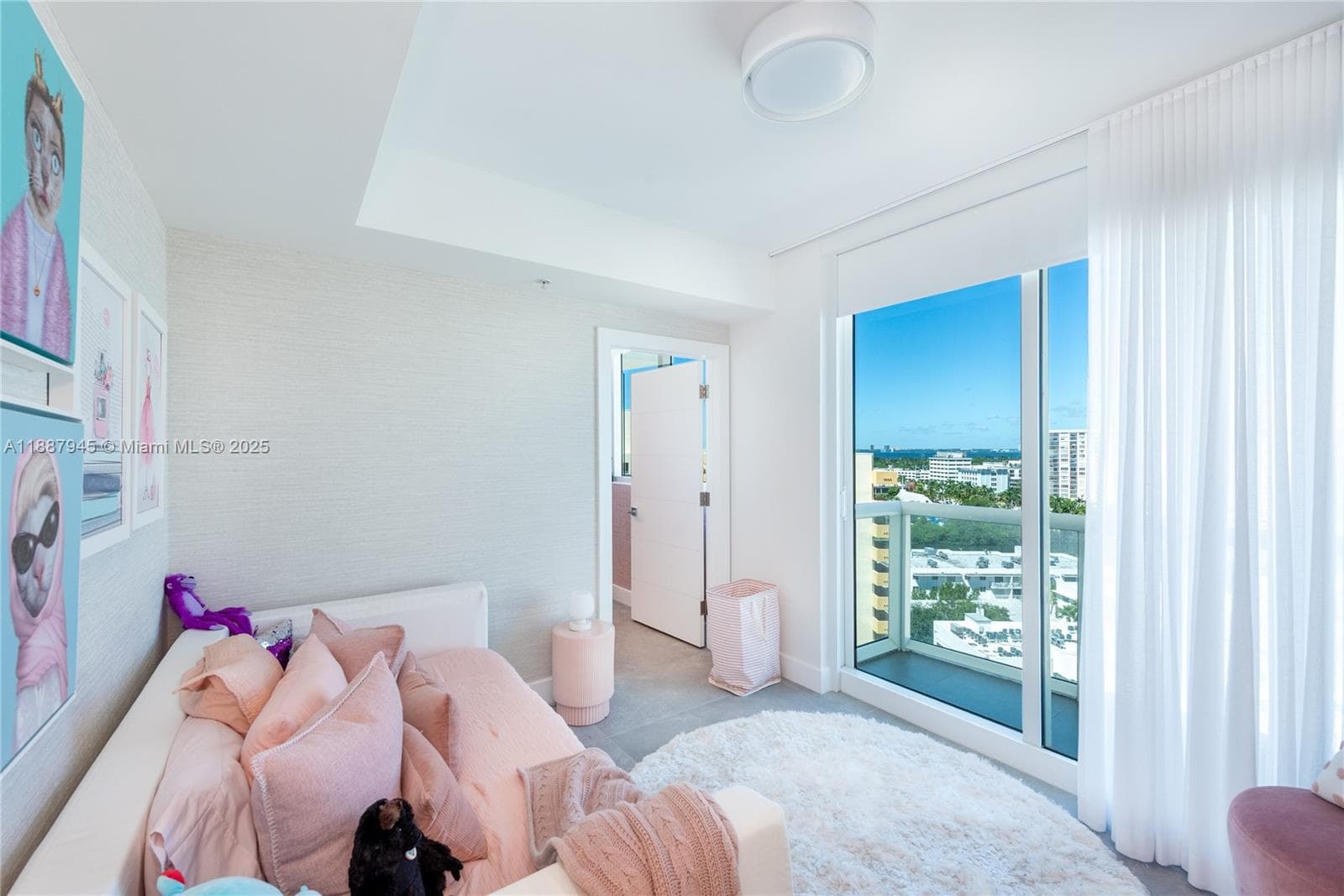 3801 Collins Ave # 1502, Miami Beach FL 33140 — 24