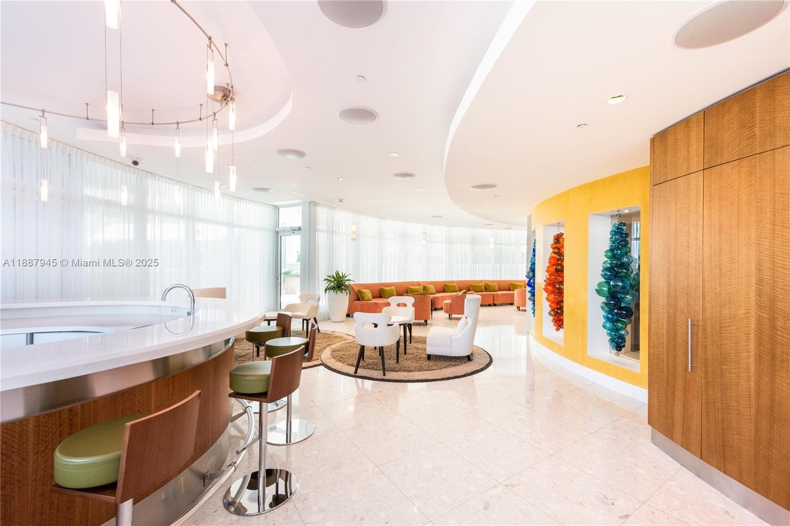 3801 Collins Ave # 1502, Miami Beach FL 33140 — 34