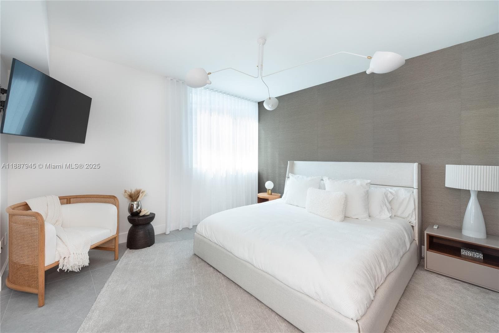 3801 Collins Ave # 1502, Miami Beach FL 33140 — 15