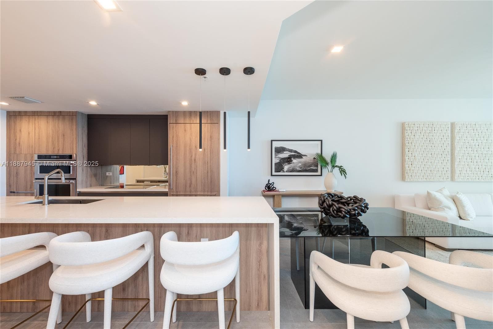 3801 Collins Ave # 1502, Miami Beach FL 33140 — 11
