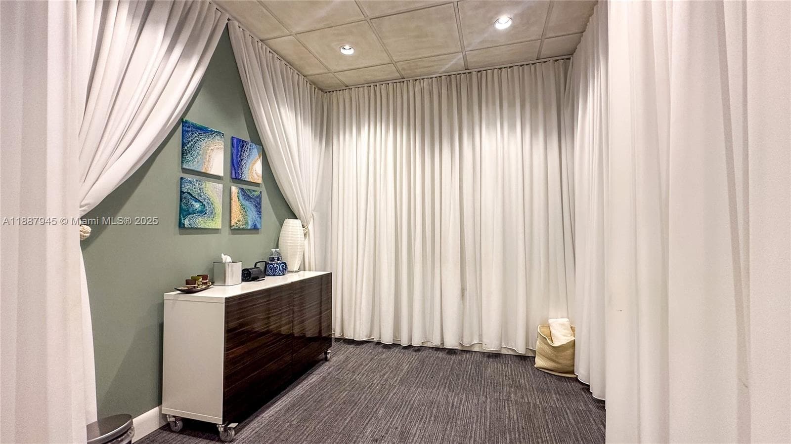 3801 Collins Ave # 1502, Miami Beach FL 33140 — 39