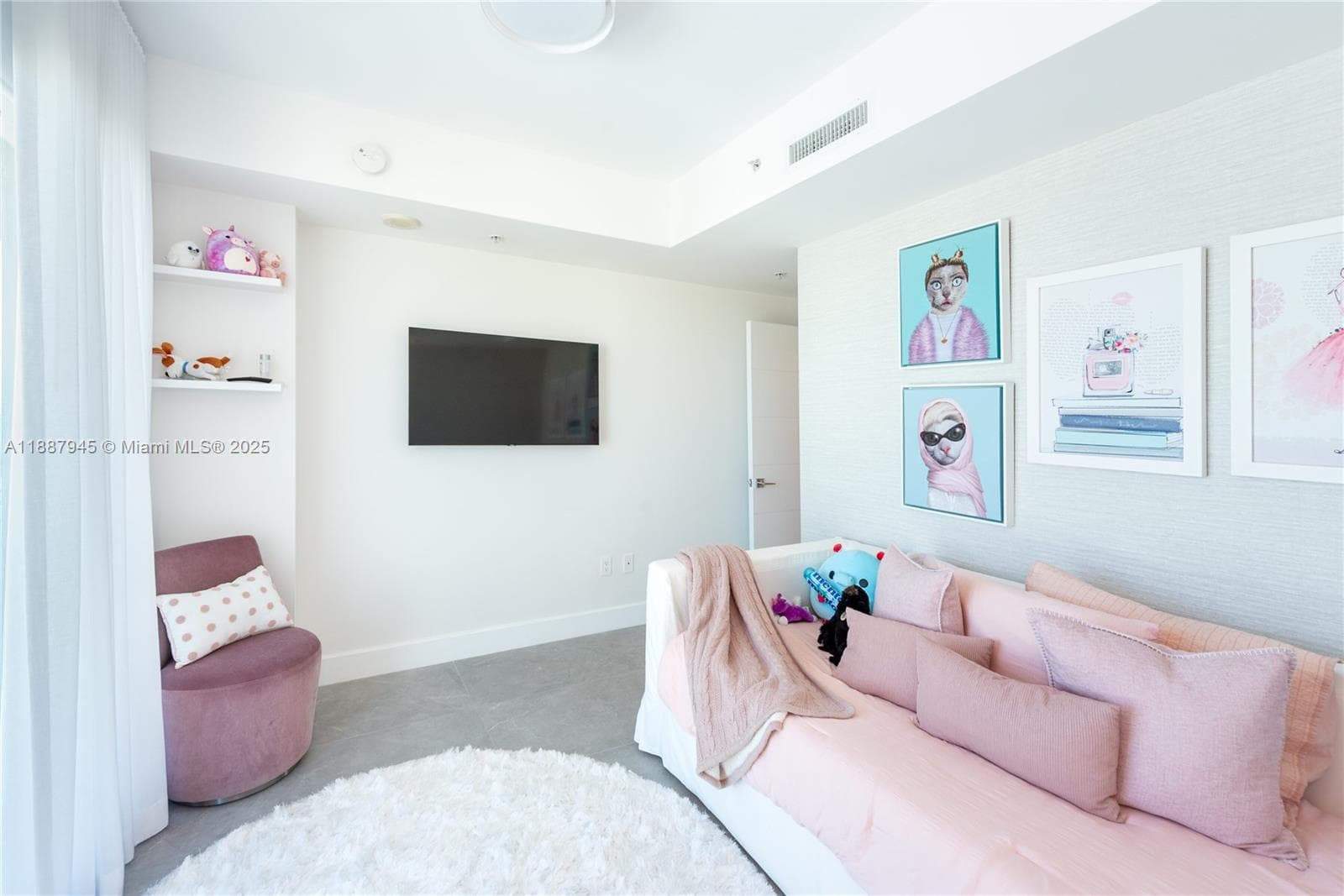 3801 Collins Ave # 1502, Miami Beach FL 33140 — 25