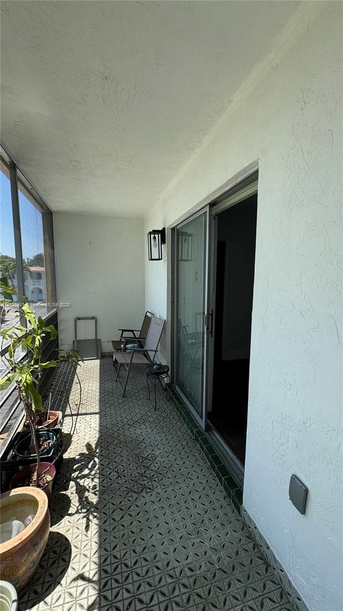 160 NE 203rd Ter # E31, Miami Gardens FL 33179 — 10