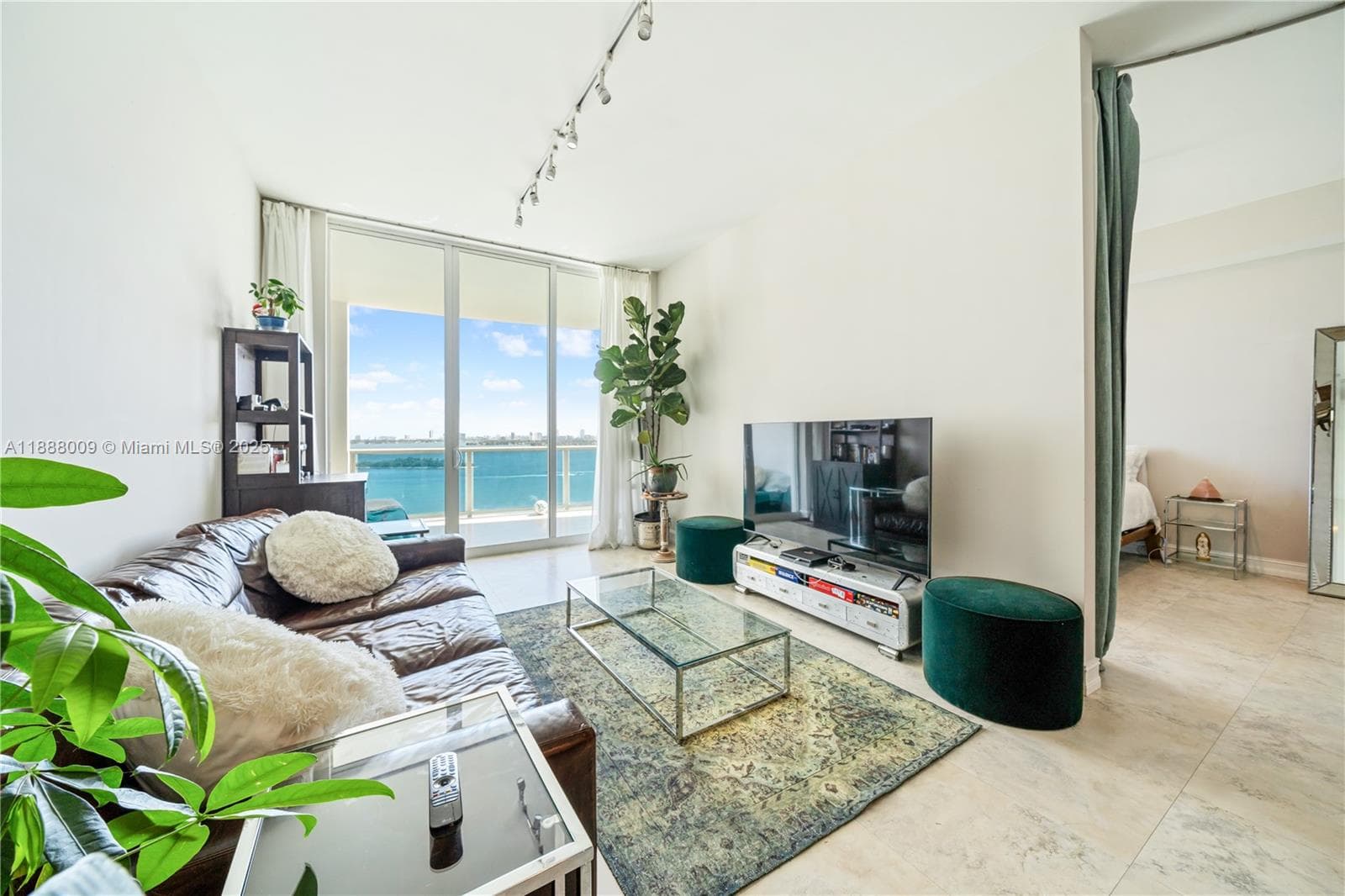 725 NE 22nd St # 16B, Miami FL 33137 — 3