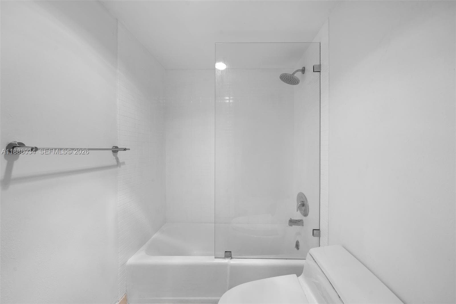 520 Brickell Key Drive # 03, Miami FL 33131 — 25