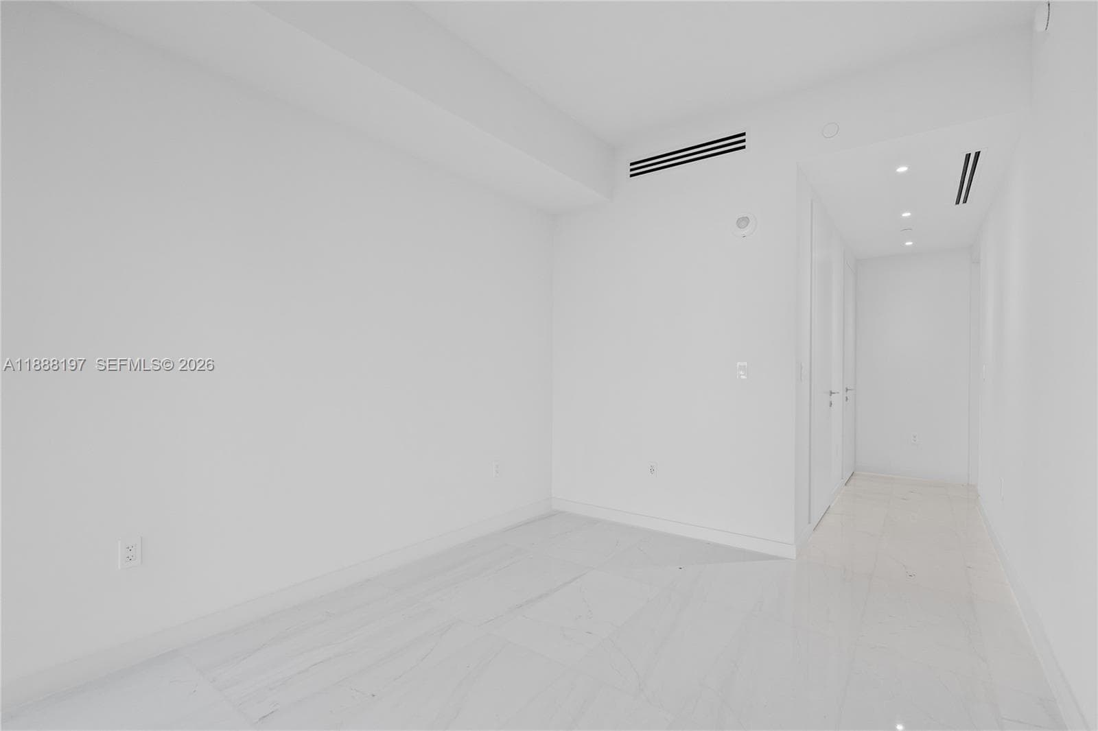 300 Biscayne Blvd Way # 1103, Miami FL 33131 — 24
