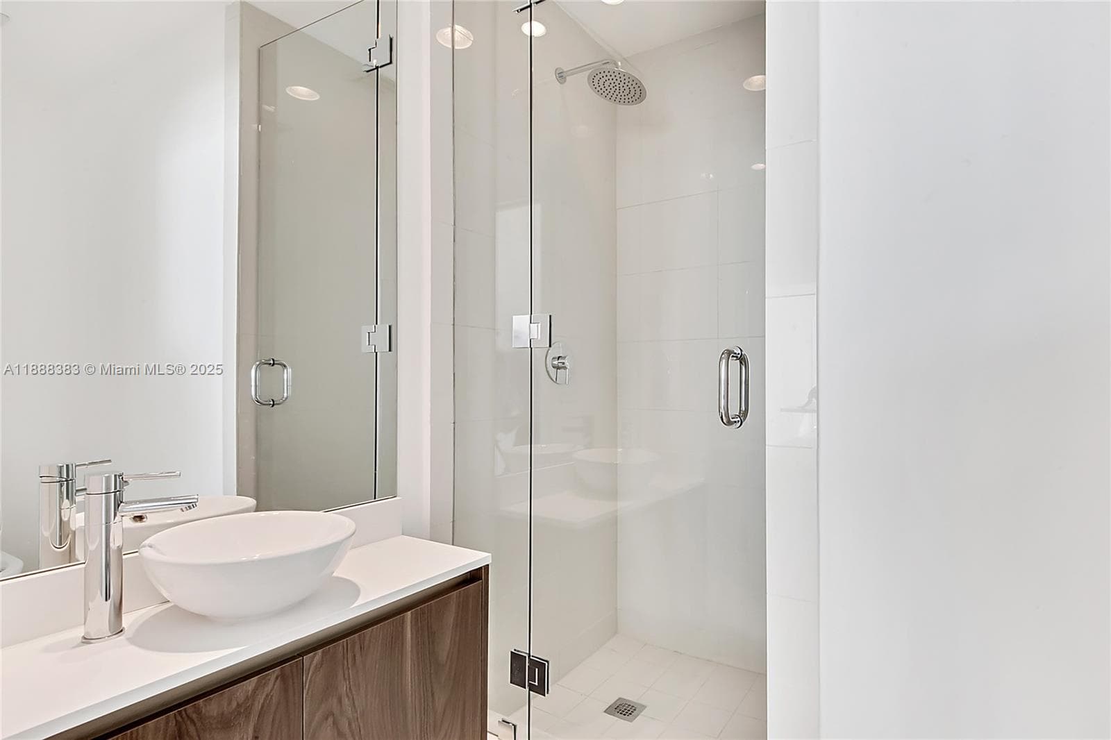 480 NE 31st St # 904, Miami FL 33137 — 17