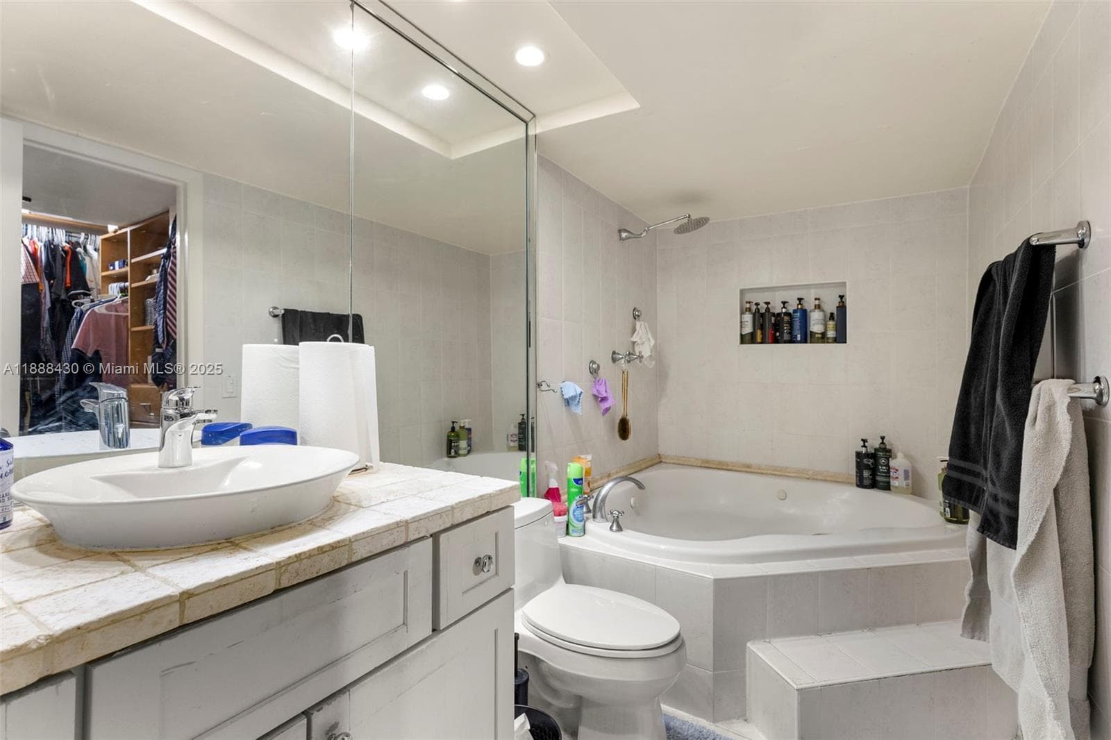 19440 NE 26th Ave # 53B, Miami FL 33180 — 24