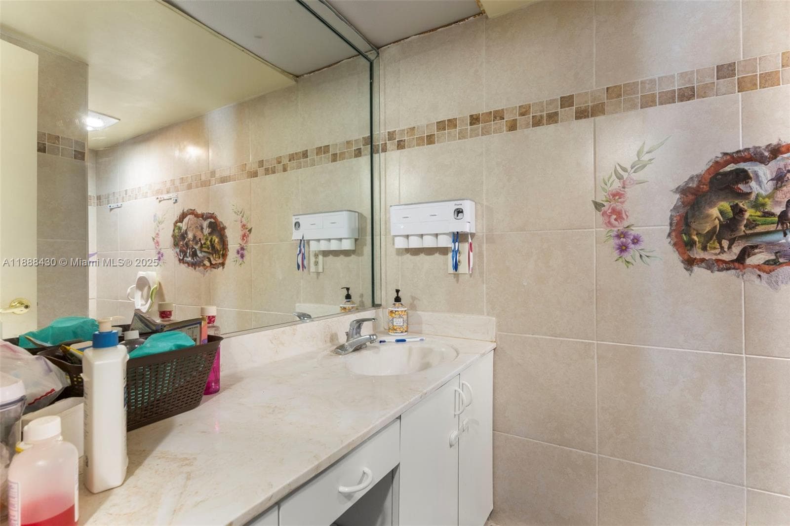 19440 NE 26th Ave # 53B, Miami FL 33180 — 18