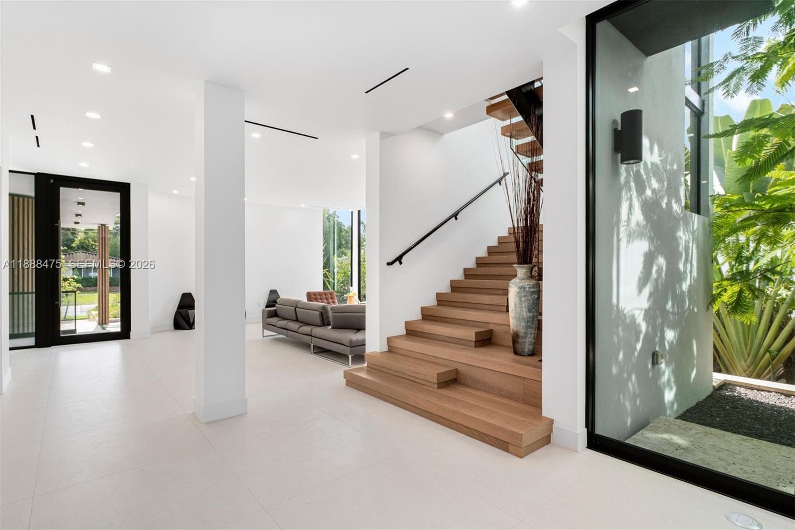 3114 Prairie Ave, Miami Beach FL 33140 — 18