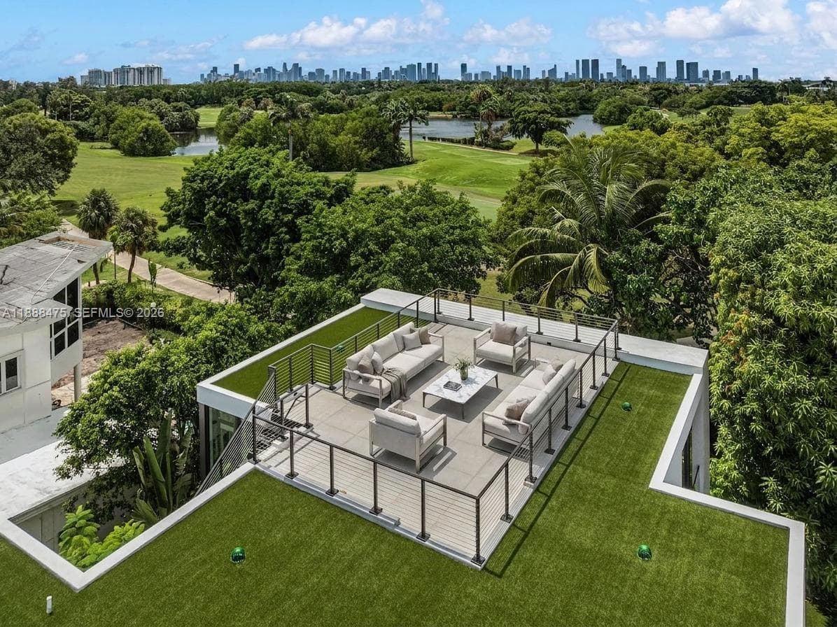 3114 Prairie Ave, Miami Beach FL 33140 — 39