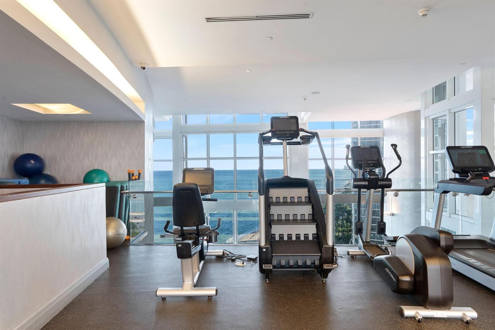18101 Collins Avenue # 801, Sunny Isles Beach FL 33160 — 52