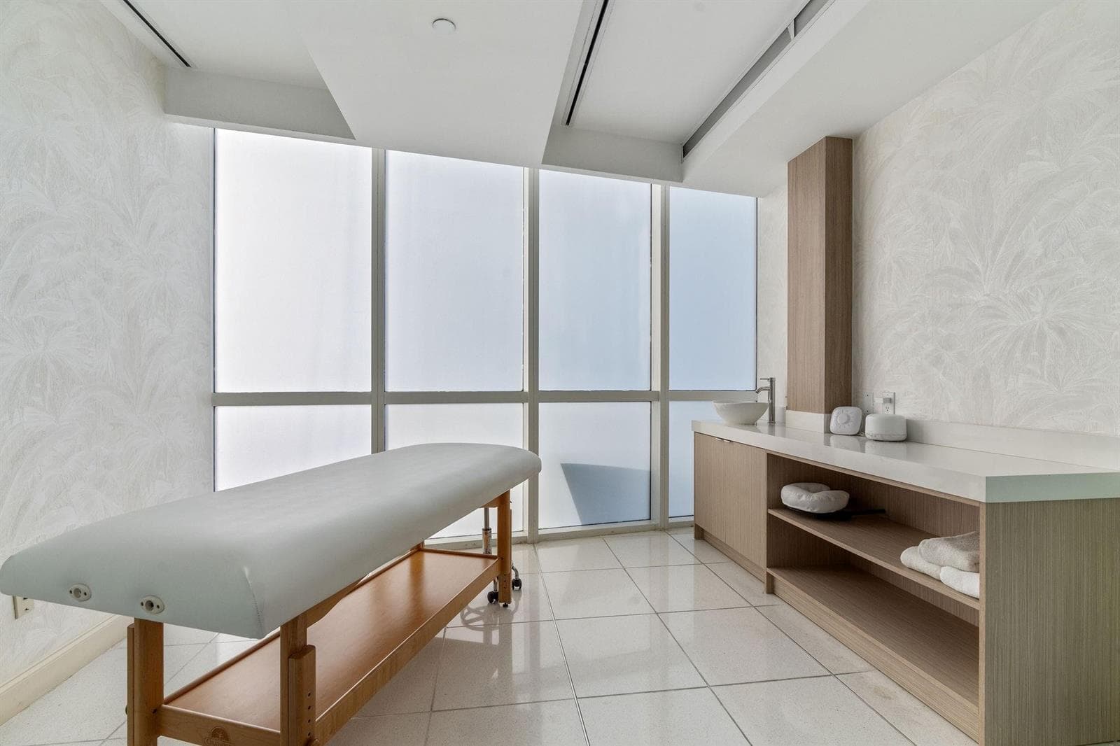 18101 Collins Avenue # 801, Sunny Isles Beach FL 33160 — 49