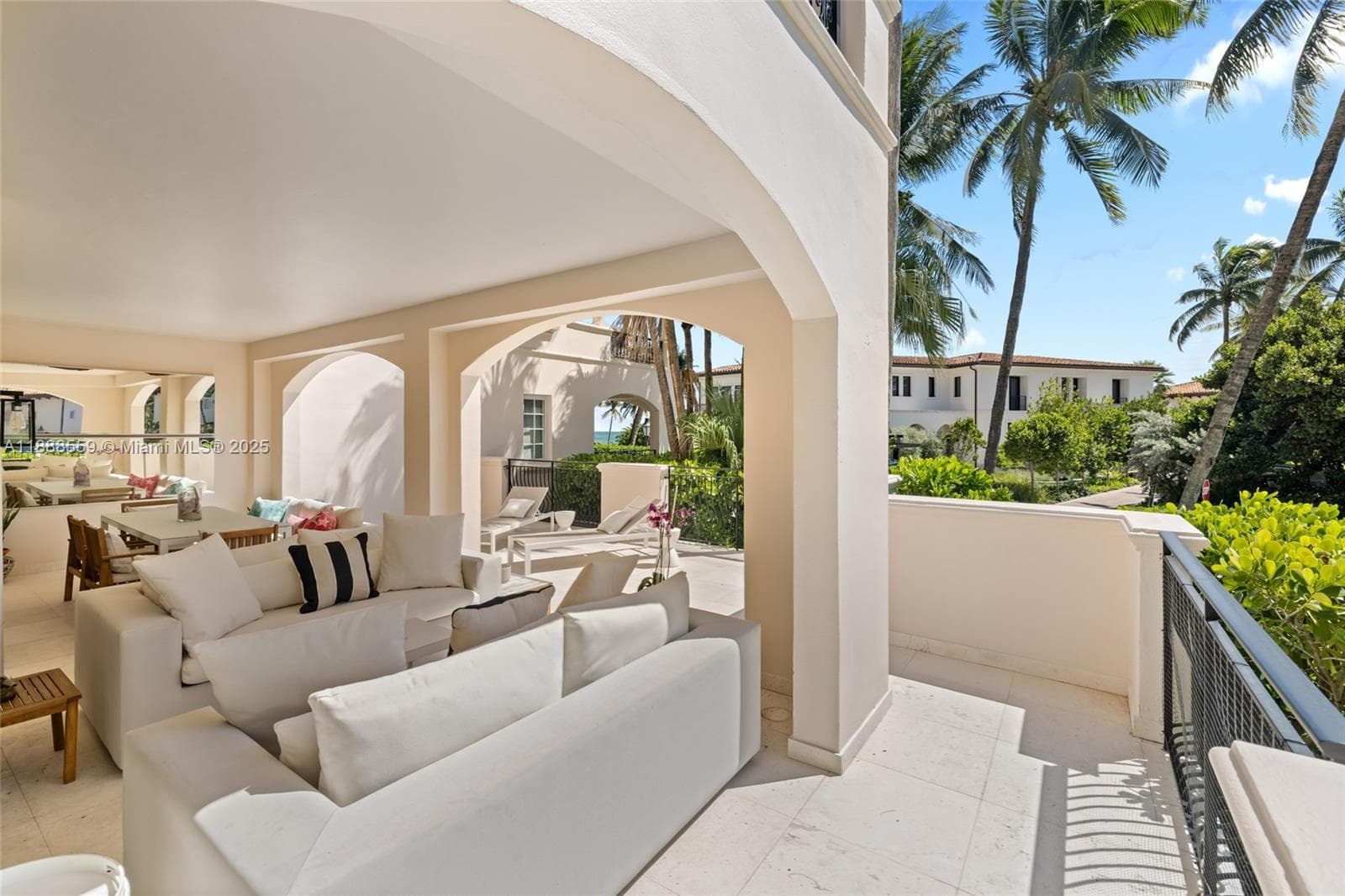 19216 Fisher Island Dr # 19216, Miami Beach FL 33109 — 35