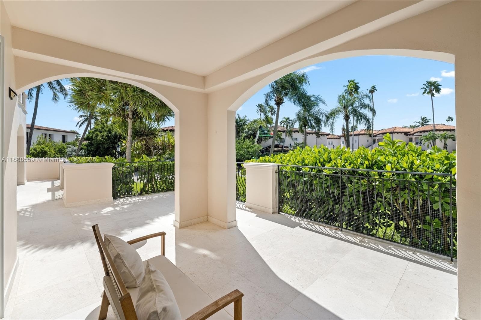 19216 Fisher Island Dr # 19216, Miami Beach FL 33109 — 39