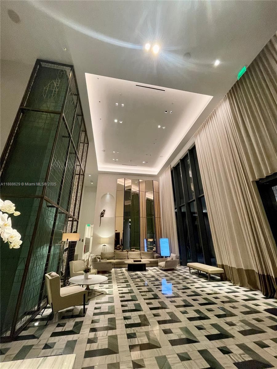 801 S Miami Ave # 3304, Miami FL 33130 — 3