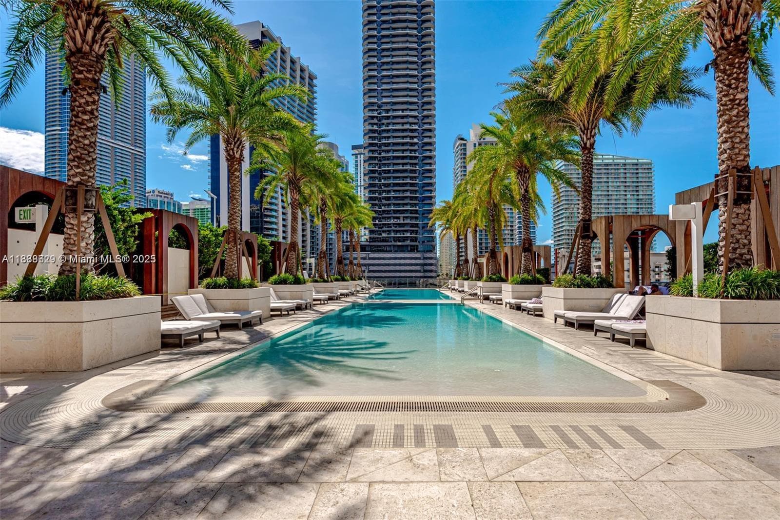 801 S Miami Ave # 3304, Miami FL 33130 — 33