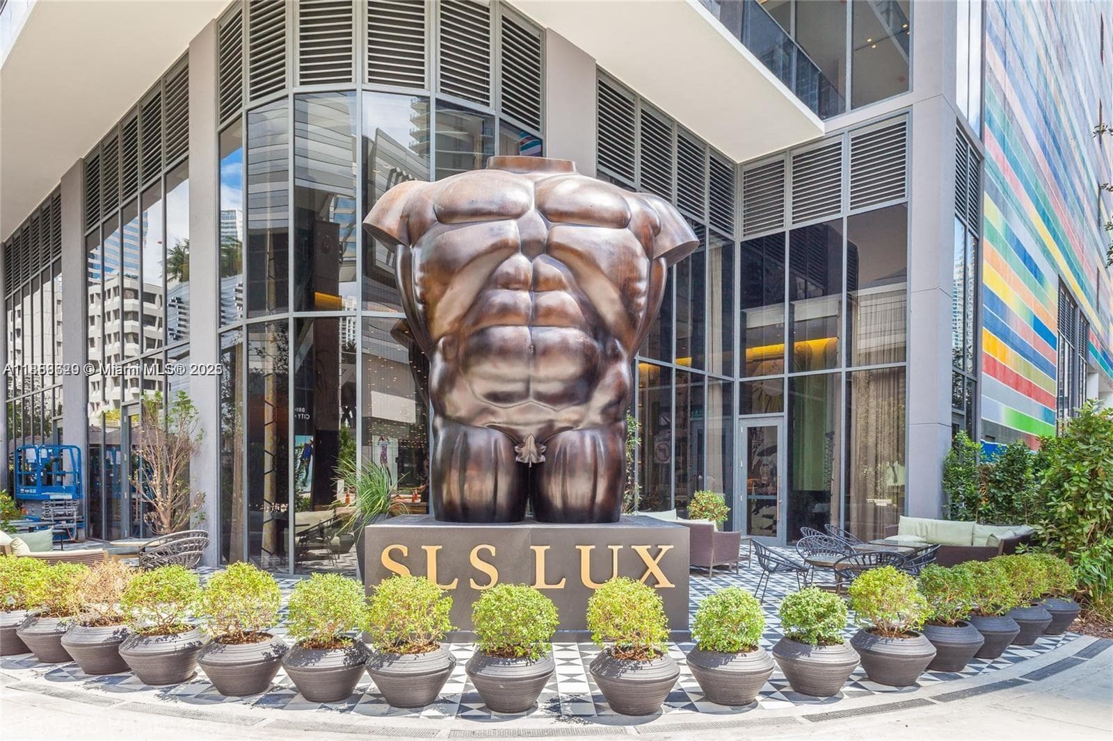 801 S Miami Ave # 3304, Miami FL 33130 — 37