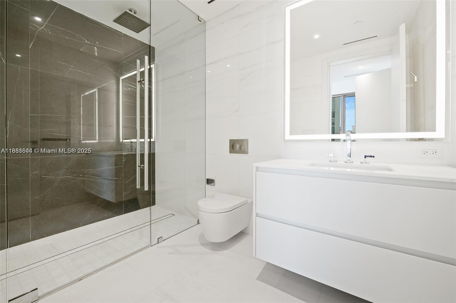 300 Biscayne blvd way # 2908, Miami FL 33131 — 10