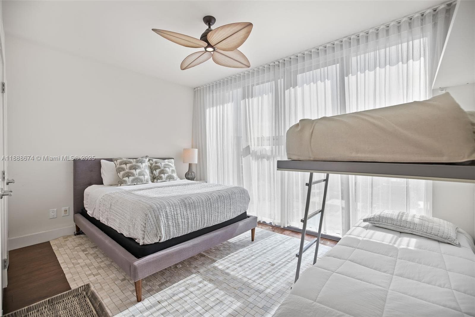 6899 Collins Ave # 1610, Miami Beach FL 33141 — 17