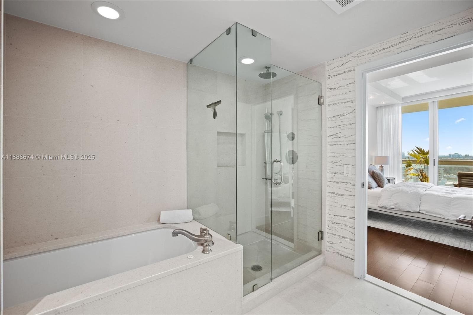 6899 Collins Ave # 1610, Miami Beach FL 33141 — 16