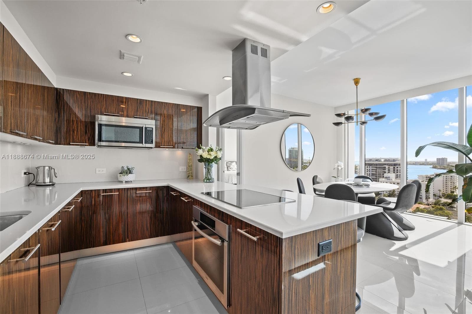 6899 Collins Ave # 1610, Miami Beach FL 33141 — 7