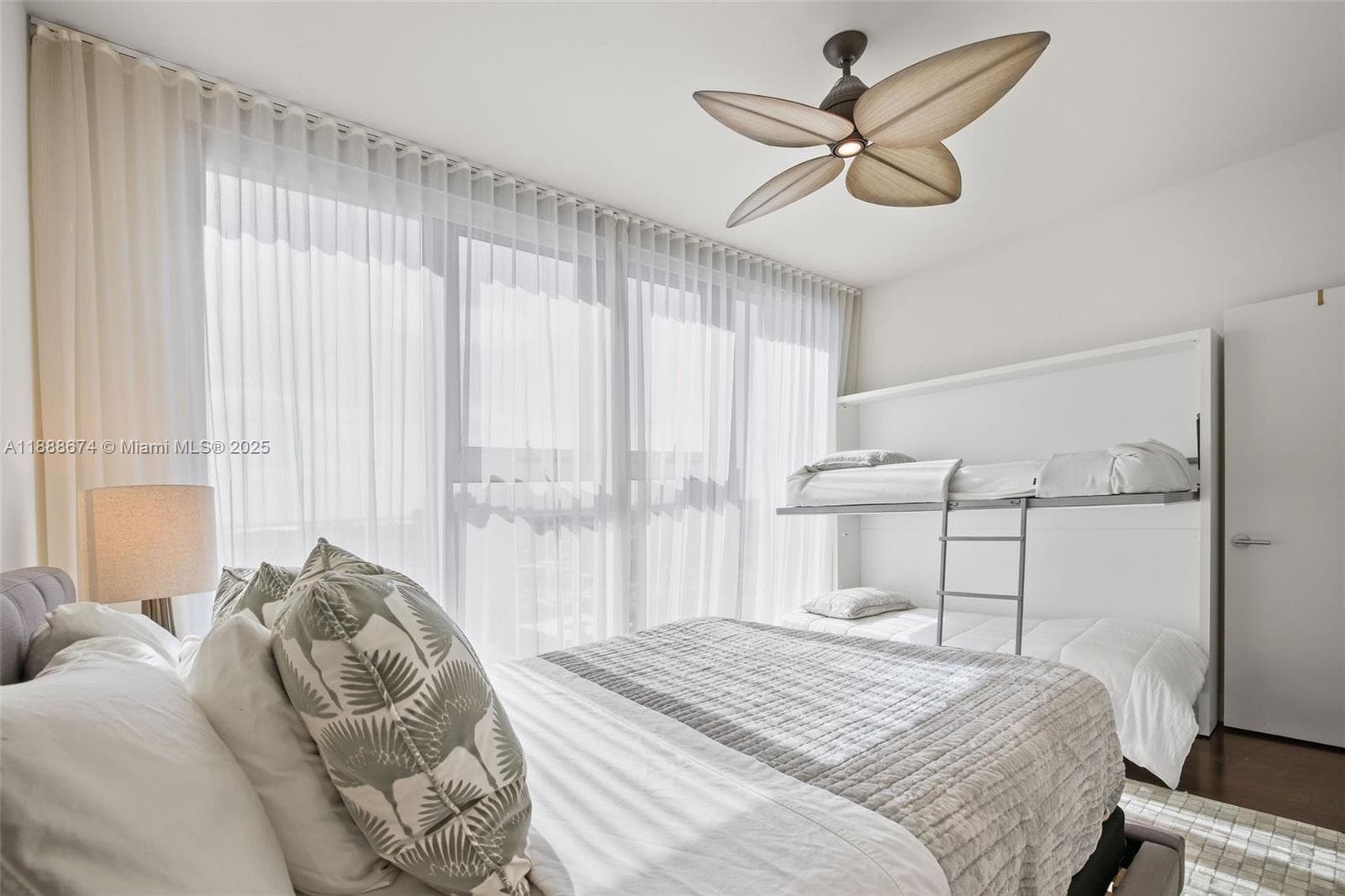 6899 Collins Ave # 1610, Miami Beach FL 33141 — 18