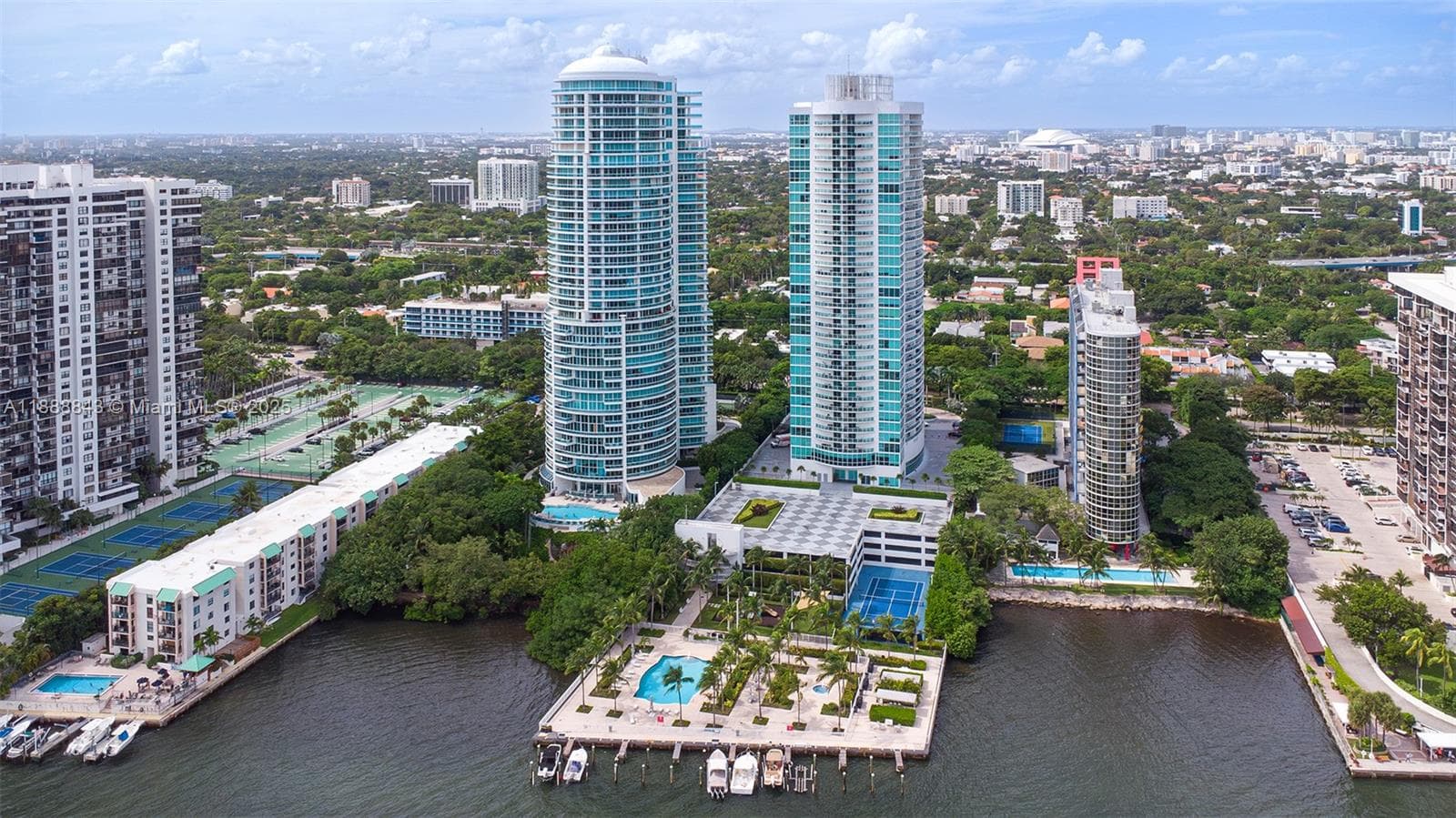2101 BRICKELL AVENUE # 905, Miami FL 33129 — 1