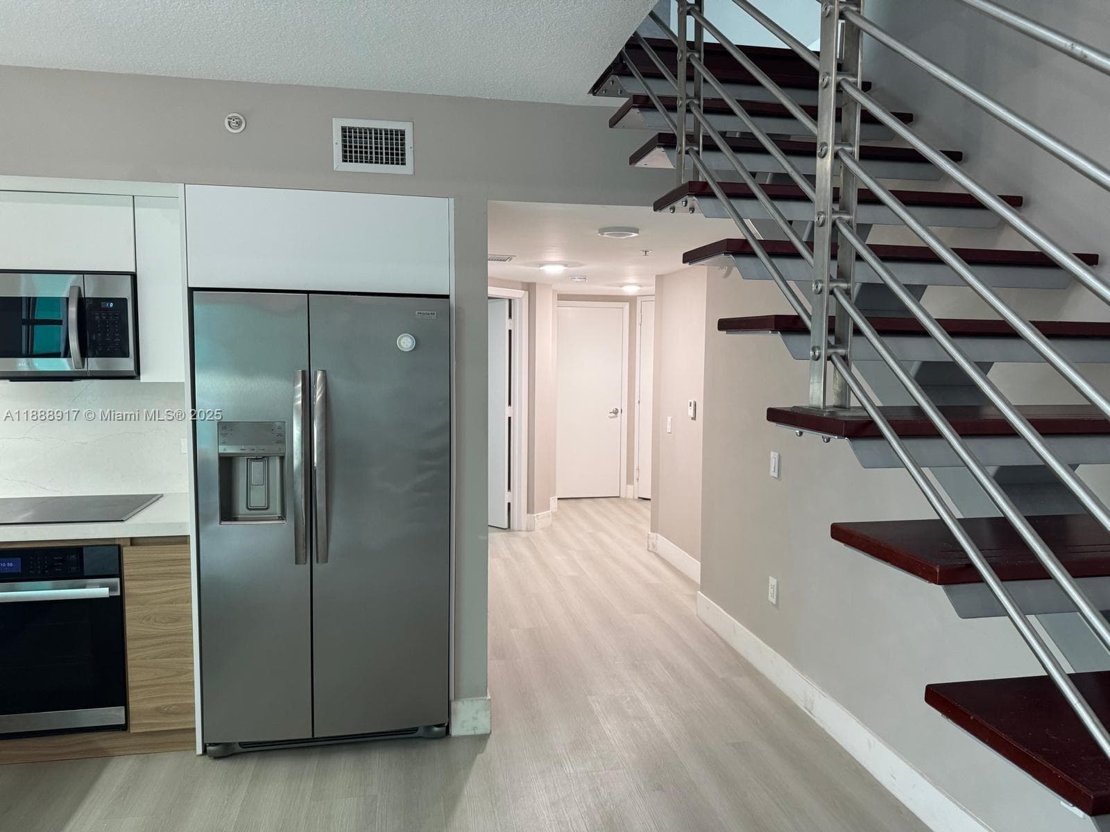 41 SE 5th St # 501, Miami FL 33131 — 27