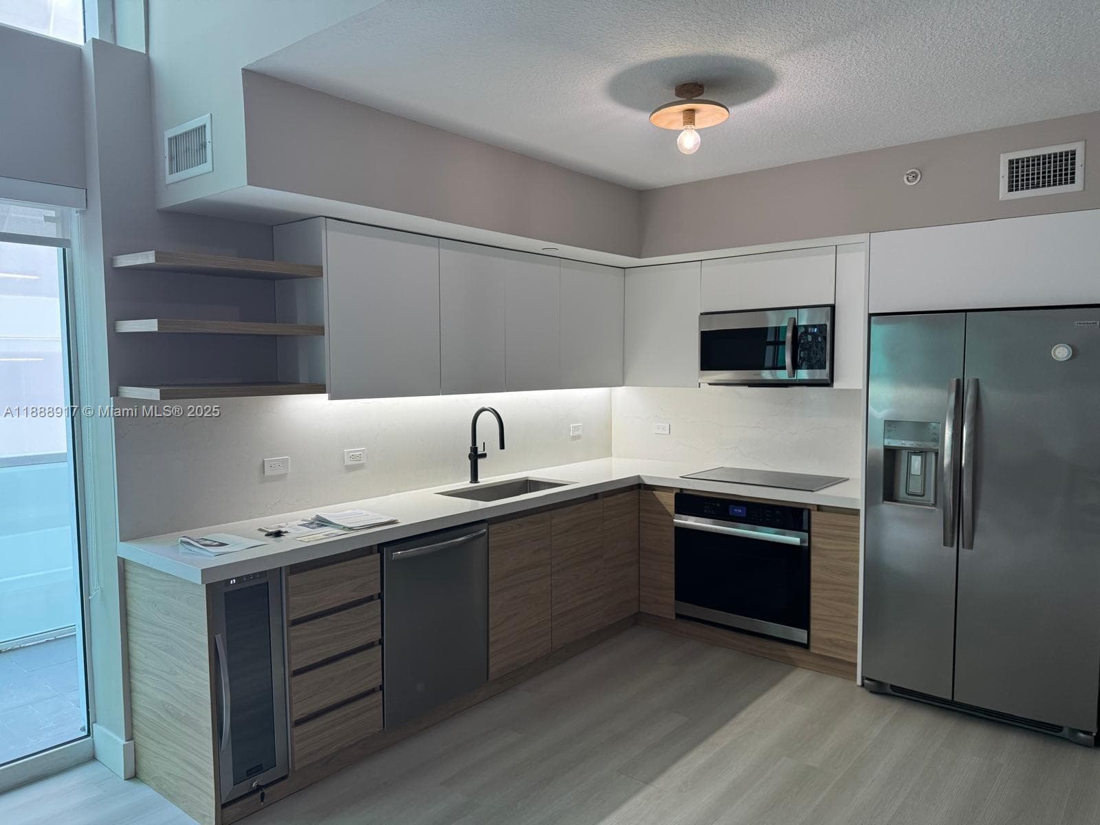 41 SE 5th St # 501, Miami FL 33131 — 26