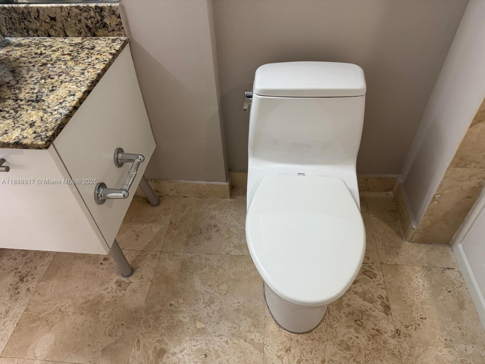 41 SE 5th St # 501, Miami FL 33131 — 22