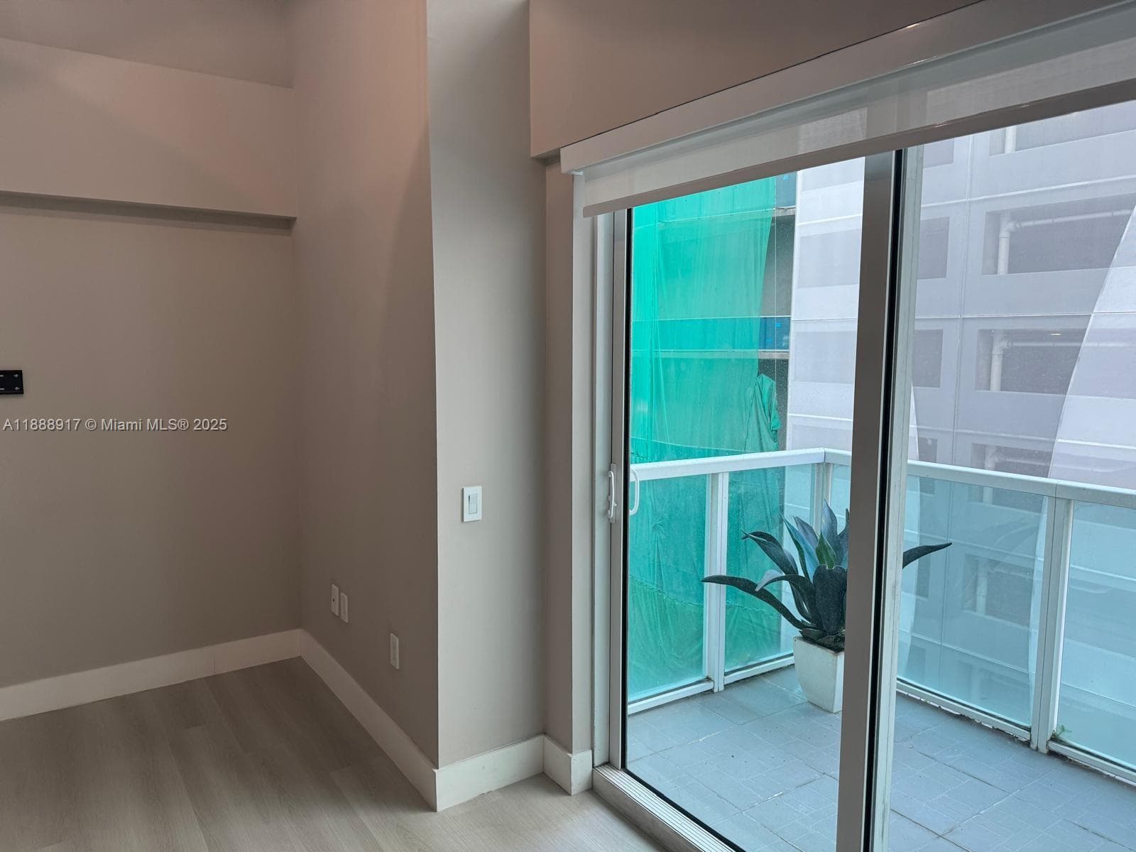 41 SE 5th St # 501, Miami FL 33131 — 32