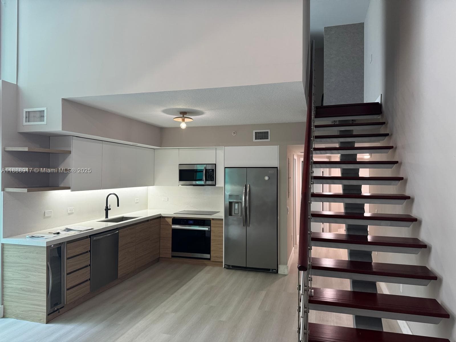 41 SE 5th St # 501, Miami FL 33131 — 29