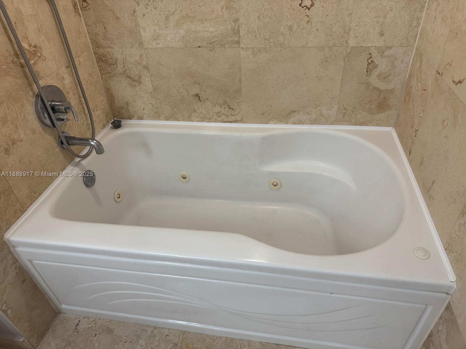 41 SE 5th St # 501, Miami FL 33131 — 21
