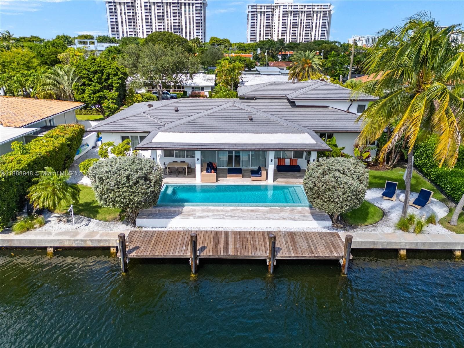 1370 NE 103rd St, Miami Shores FL 33138 — 1