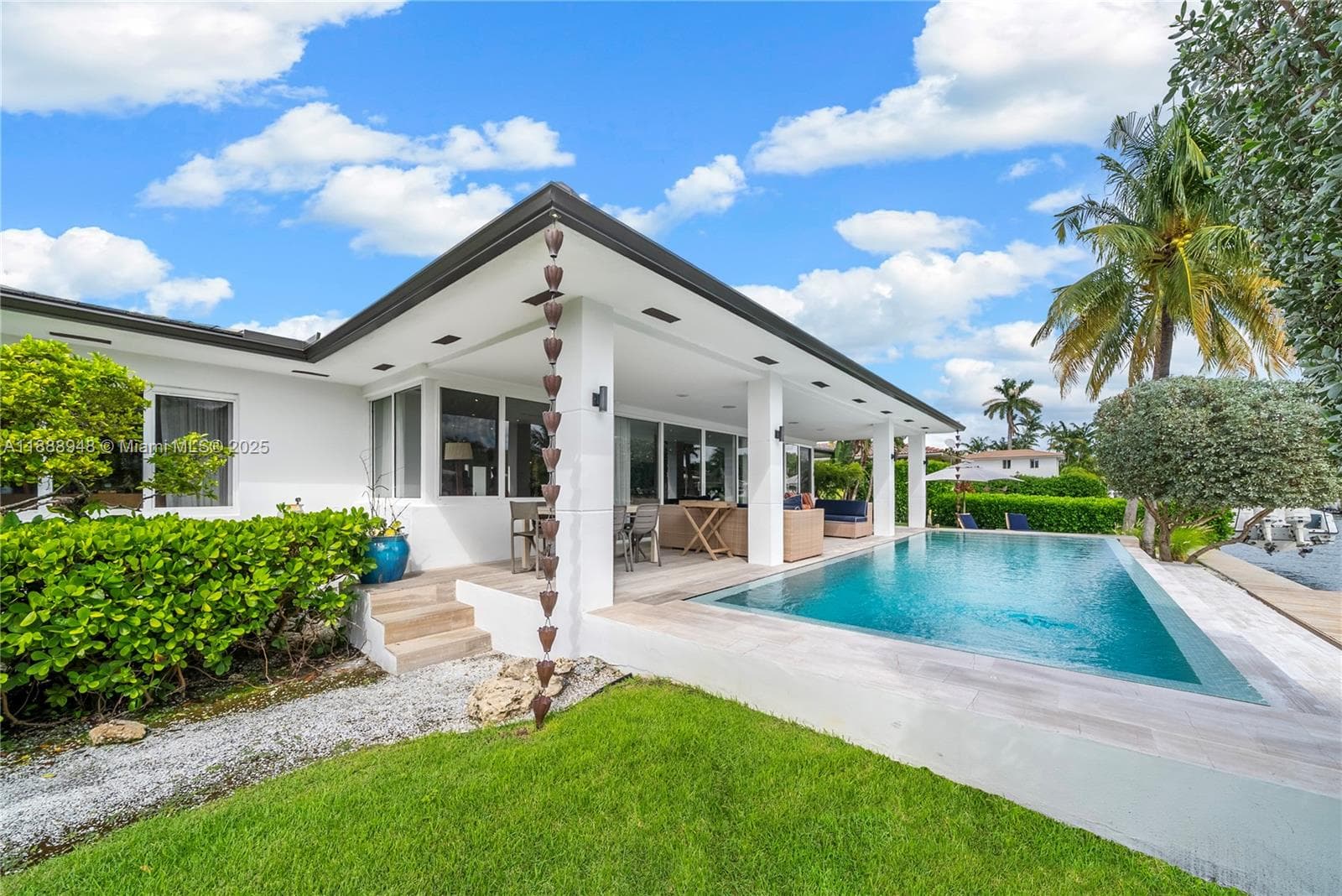1370 NE 103rd St, Miami Shores FL 33138 — 21