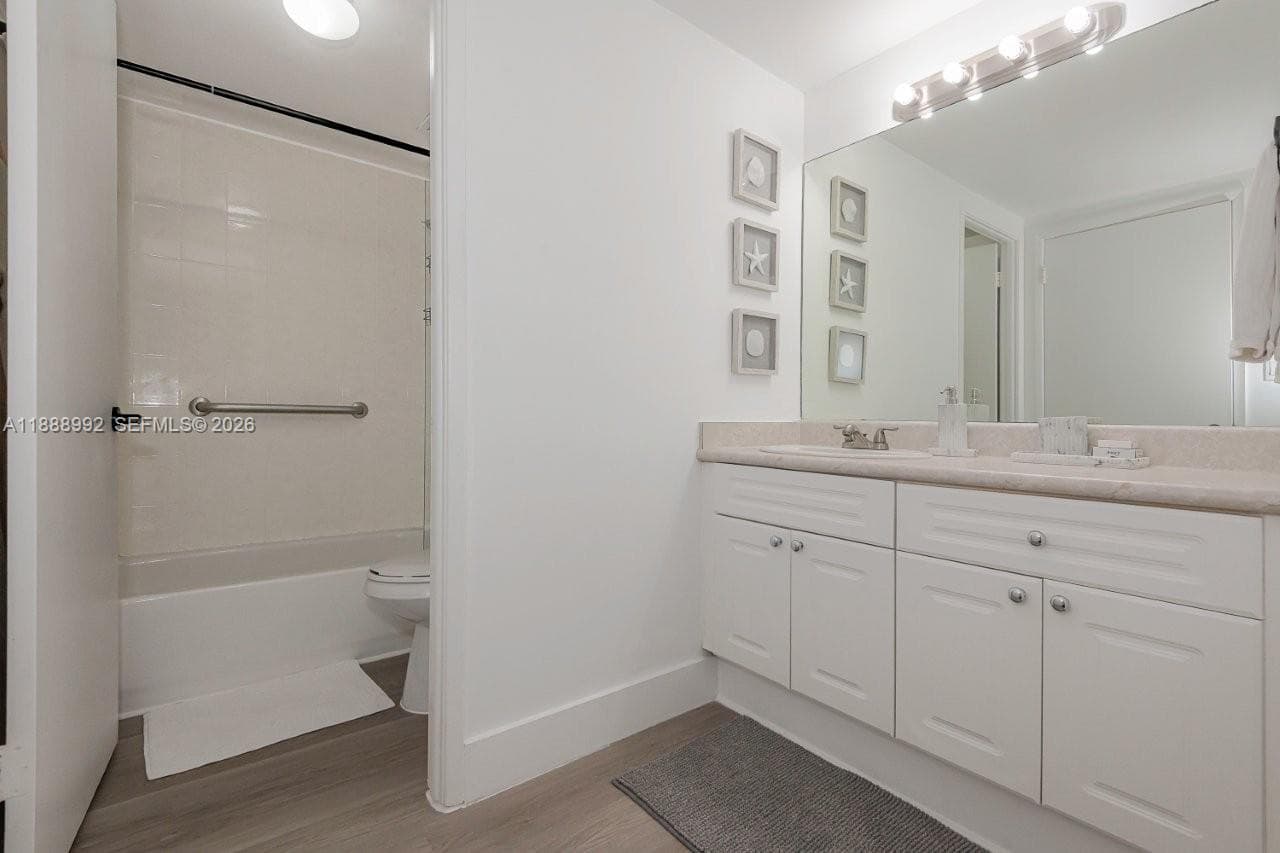 2301 Collins Ave # 333, Miami Beach FL 33139 — 24