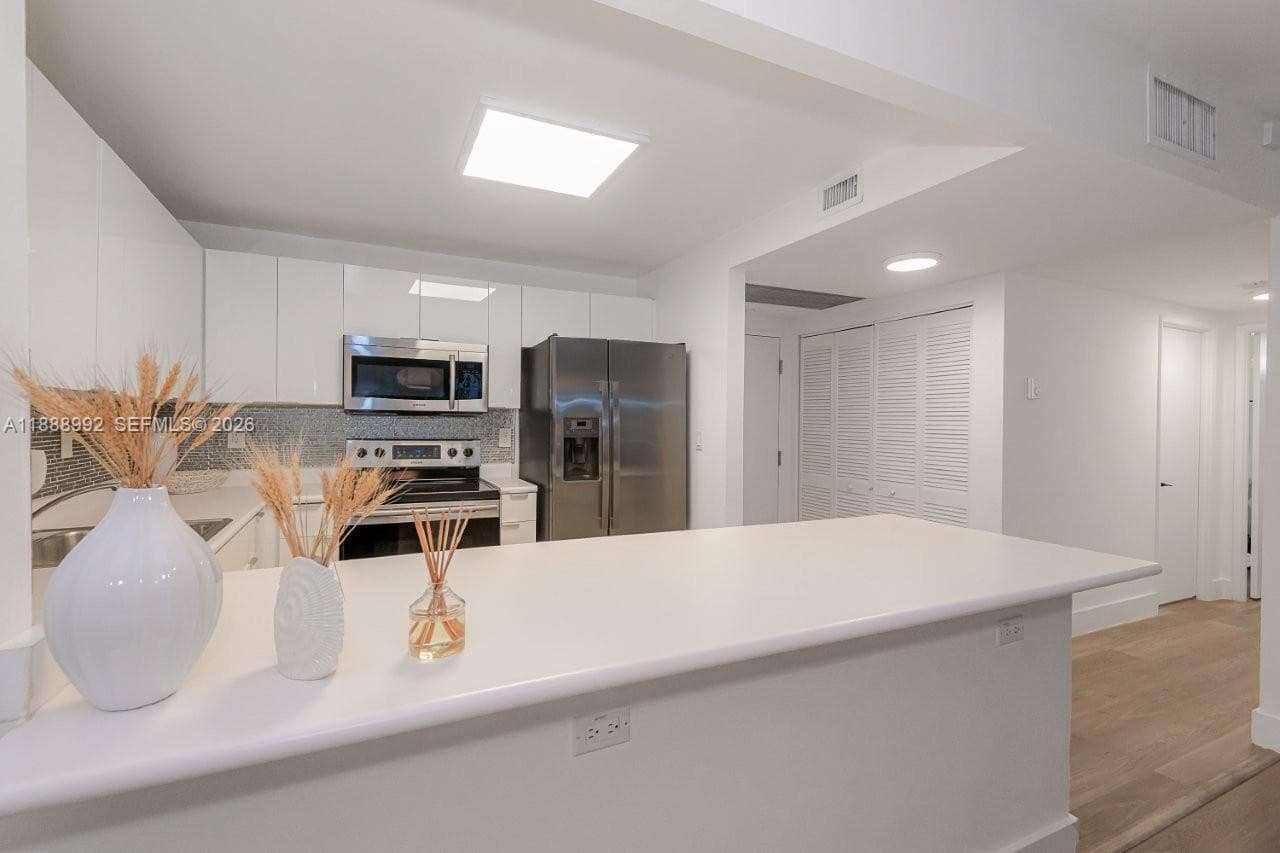 2301 Collins Ave # 333, Miami Beach FL 33139 — 14