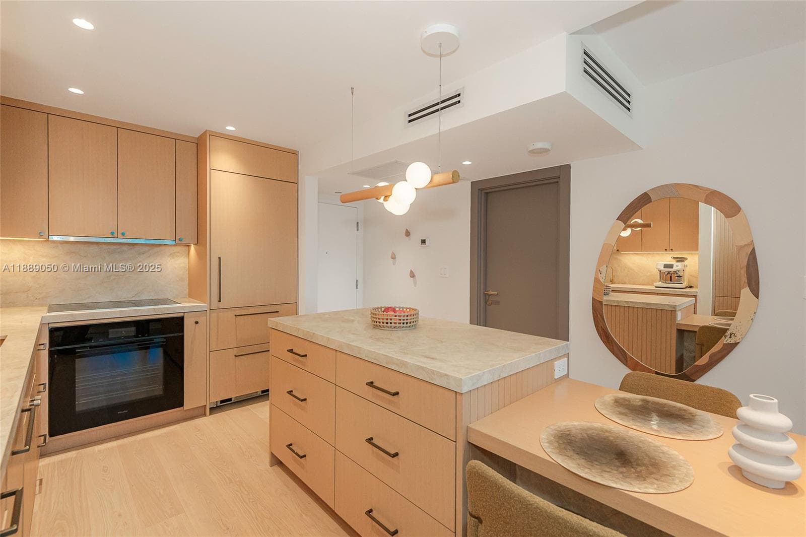 2301 Collins Ave # 1527, Miami Beach FL 33139 — 23