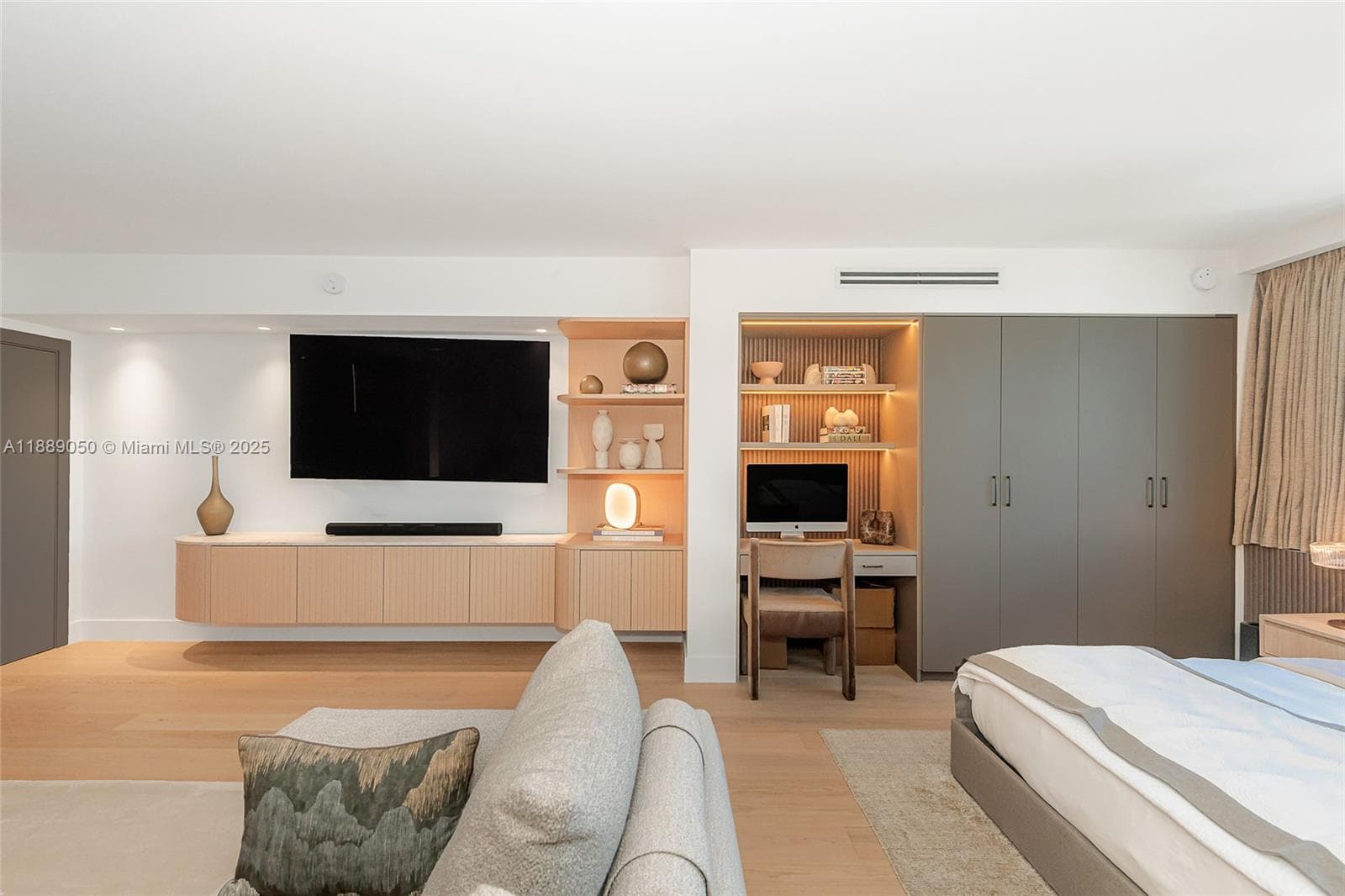 2301 Collins Ave # 1527, Miami Beach FL 33139 — 11